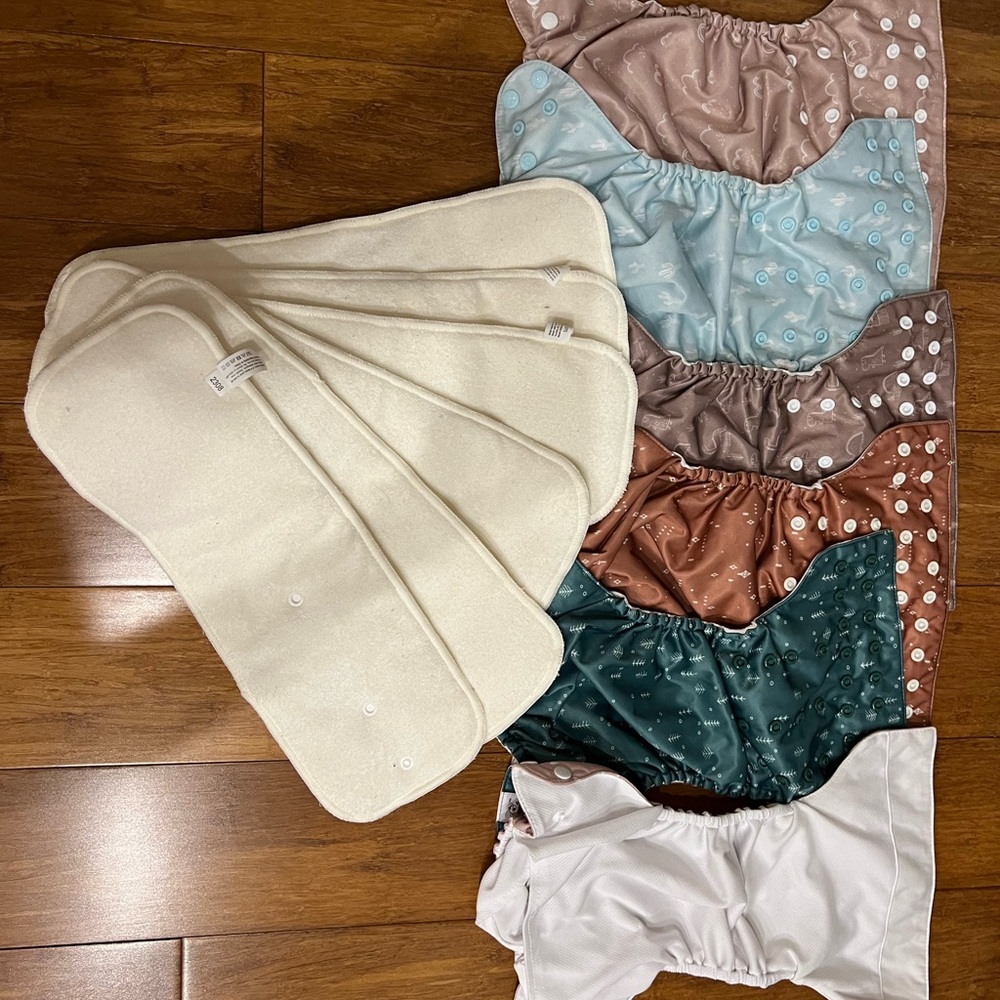 Mama Koala set of 6 cloth diapers and inserts